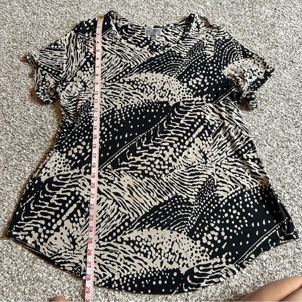 [JM Collection] BOGO $1 Patterned Tee - Picture 3 of 7